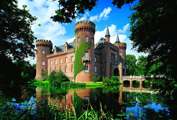 Moyland Castle Germany 1500 Piece Jigsaw Puzzle - Trefl