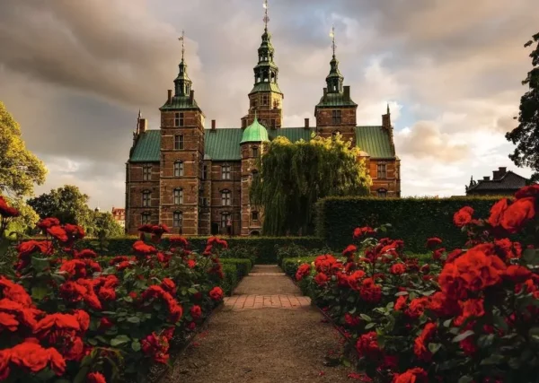 Ravensburger - Rosenborg Castle, Denmark 1000 Piece Puzzle